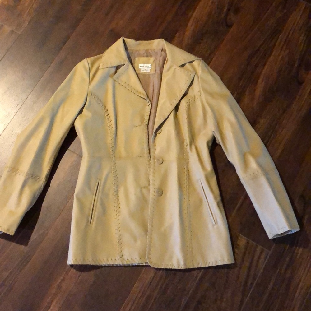 Women’s coat (faux leather) Tan. Medium/10